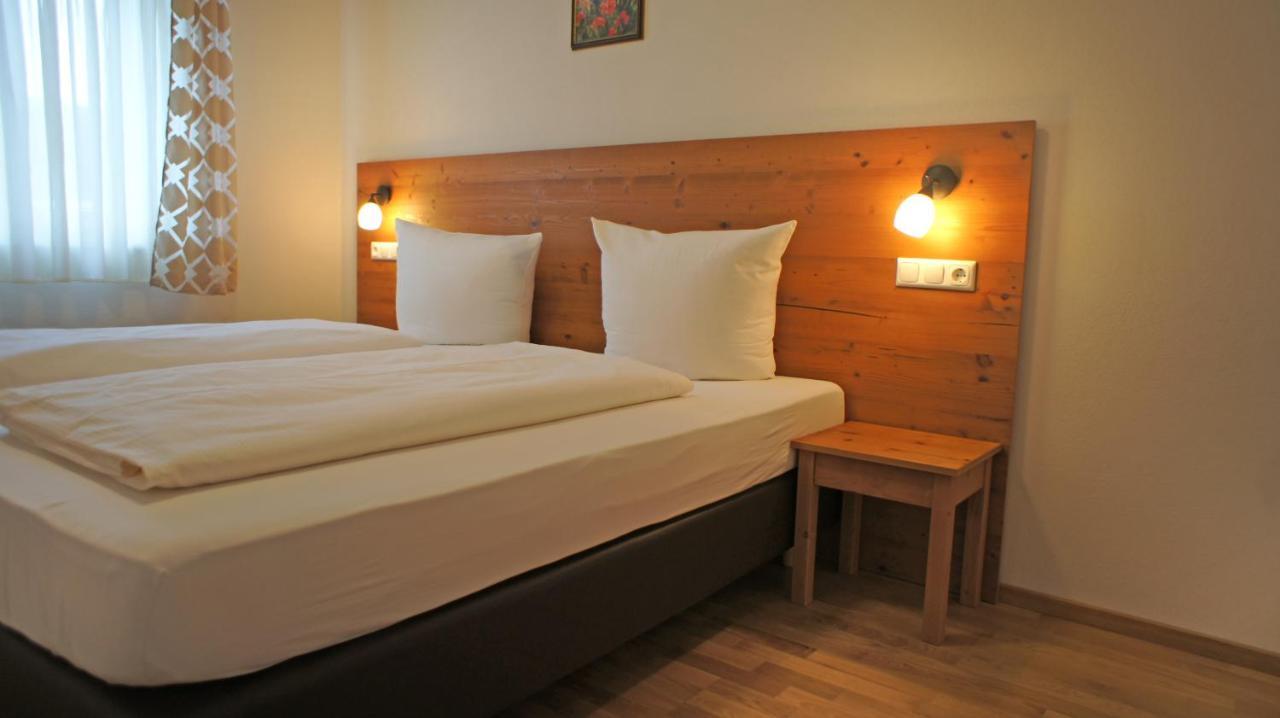 Hotel Heimfeld Restaurant Cafe Garching an Der Alz Ngoại thất bức ảnh