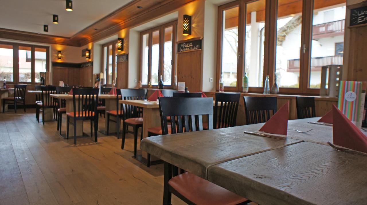 Hotel Heimfeld Restaurant Cafe Garching an Der Alz Ngoại thất bức ảnh