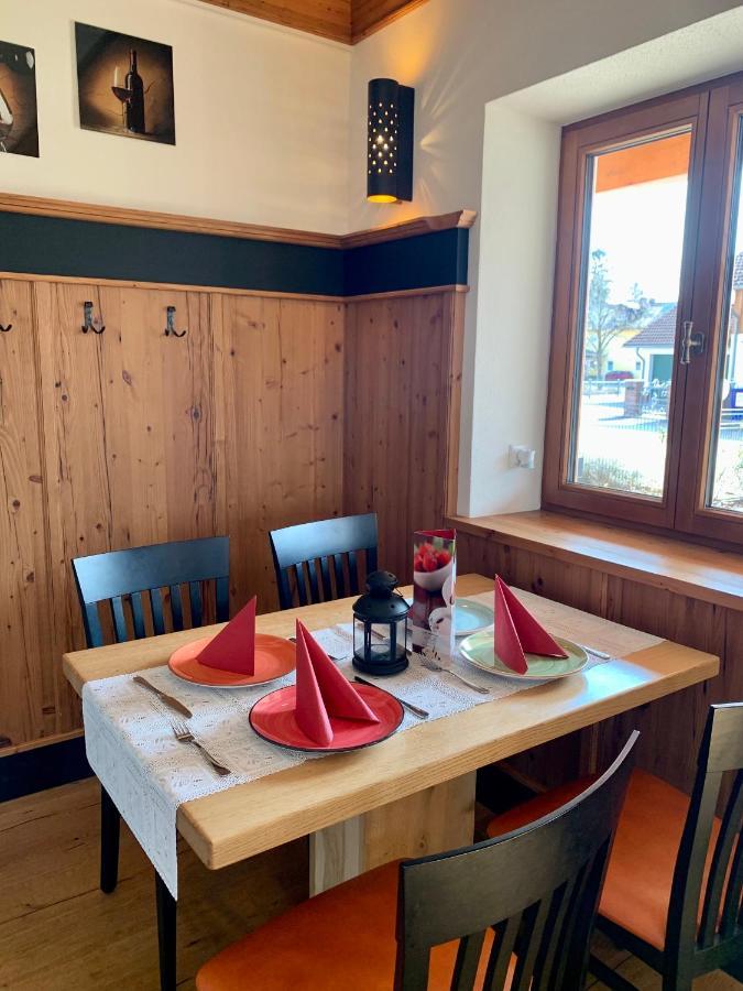 Hotel Heimfeld Restaurant Cafe Garching an Der Alz Ngoại thất bức ảnh