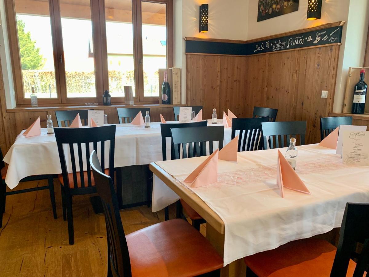 Hotel Heimfeld Restaurant Cafe Garching an Der Alz Ngoại thất bức ảnh
